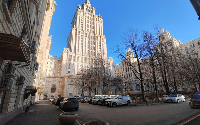 Stalinskiy Ampir Apartments