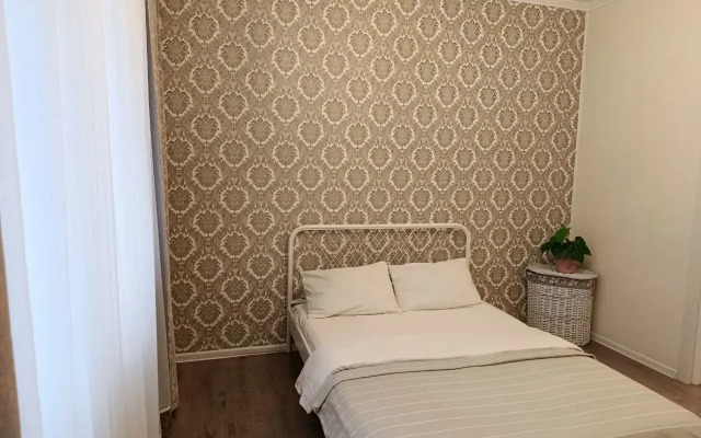 Апартаменты Квартира AlexHome РП Свердловский Алексея Короткова 1