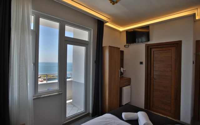 Black Pearly Hotel
