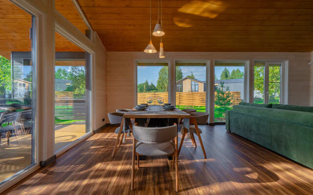 Friends & Family Guest House