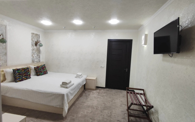 Suzani Samarkand Hostel