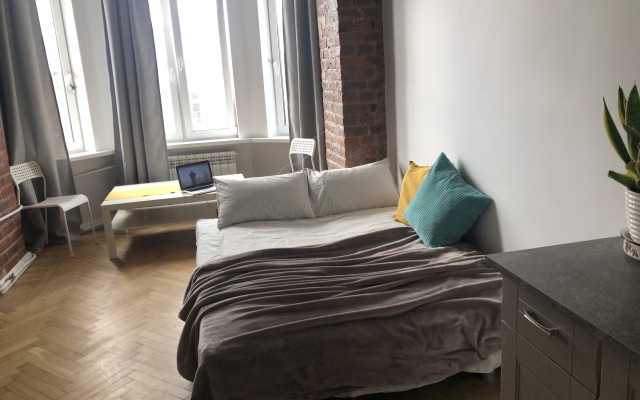 Апартаменты Студия с Видом на Покровский Сквер