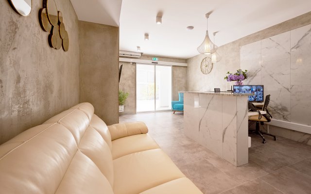 Larimar Hotel