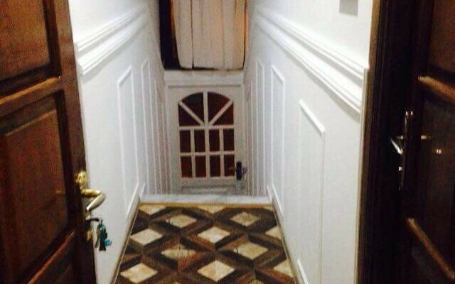 V Starom Batumi Guest House