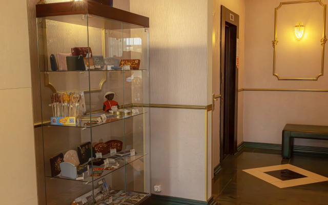 Oktyabr'skaya Hotel