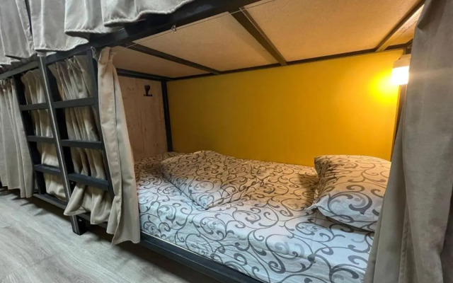 Hostel Roy