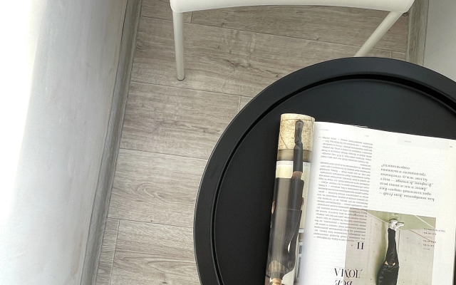 Na Novoluchanskoy Vozle Kremlya Flat