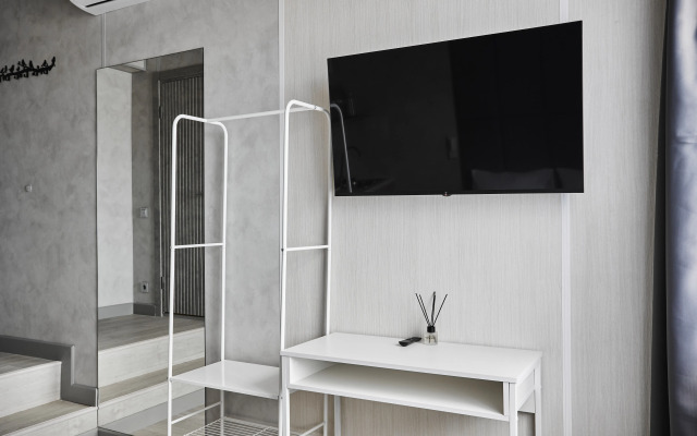Kumo Hotel