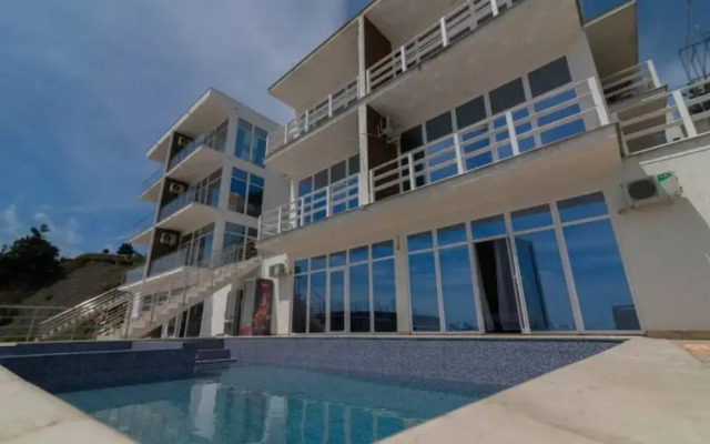 Mare Infiniti Guest house