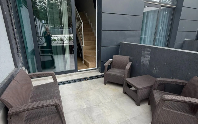 Dvukhurovnevy apartament g. Sochi ulıca Lenina 219 Flat