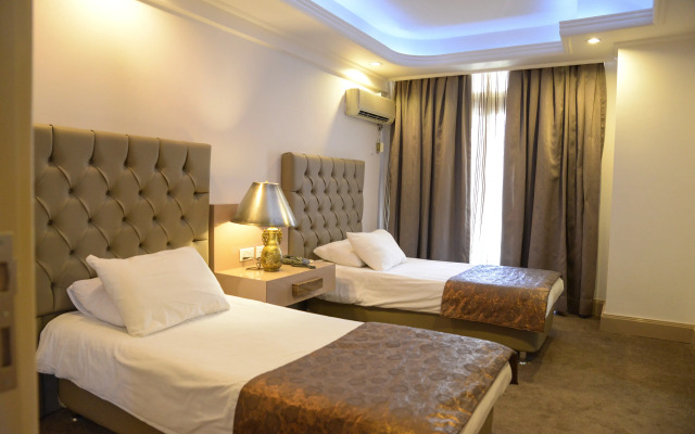 Отель Oscar Resort