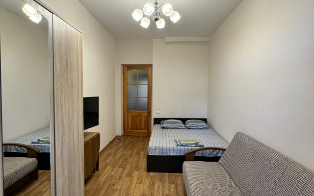Na central'noj naberezhnoj Flat
