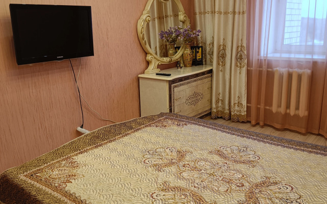 Квартира Большая двушка улучшенной планировки с дизайнерским ремонтом