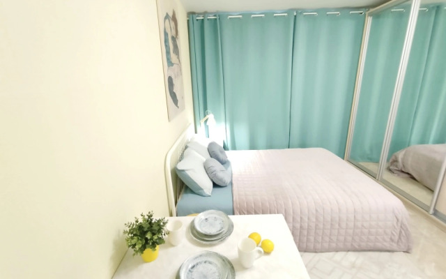 Semeynye S Balkonom Lesnaya Apartments