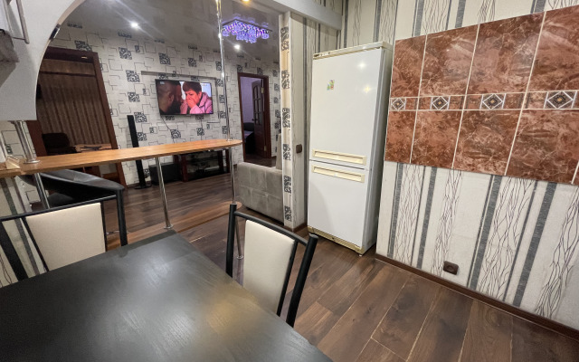 Uyut Flat