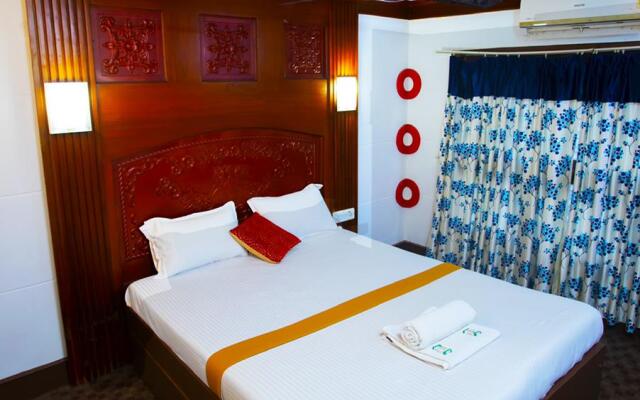 Sreekrishna 5bedroom Family Houseboat Hotel