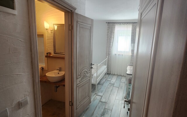 Tarcin Alacati Otel