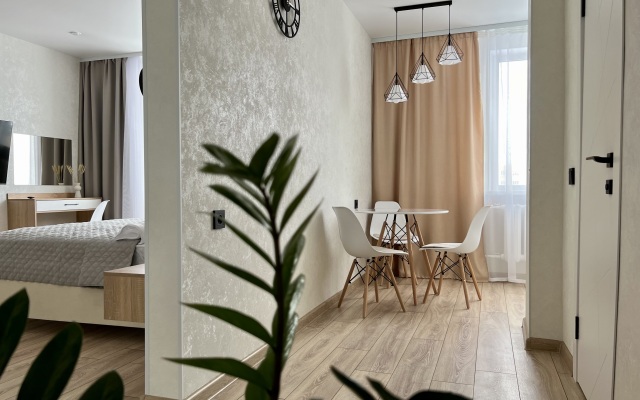 S sovremennym remontom Flat