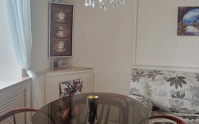Dvukhkomnatnaya V Samom Tsentre Flat