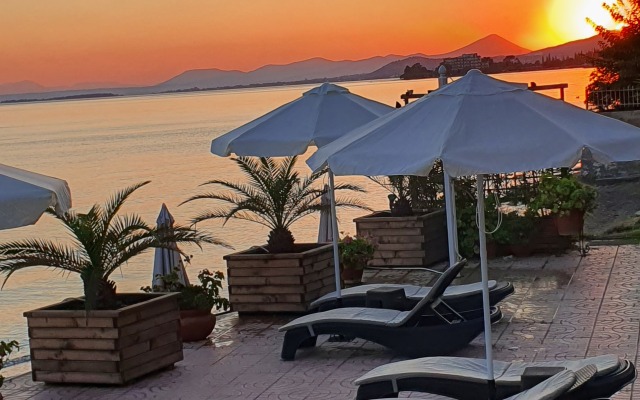 Artemis Hotel