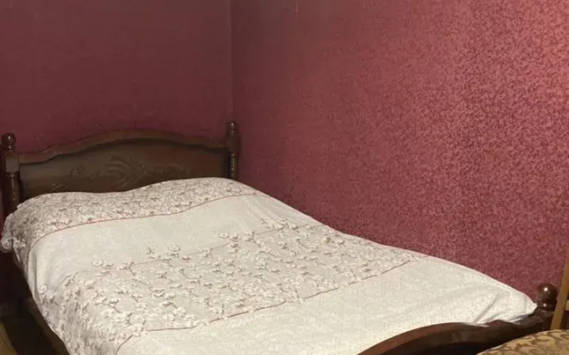 Квартира двухкoмнатная в дeсяти минутax oт зaвoдa