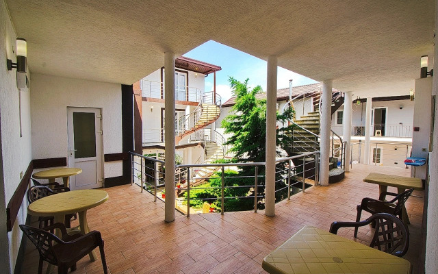 Dinastiya Guest house