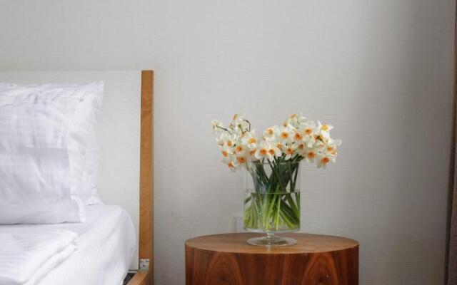 Mariinsky Apartments & Hotel