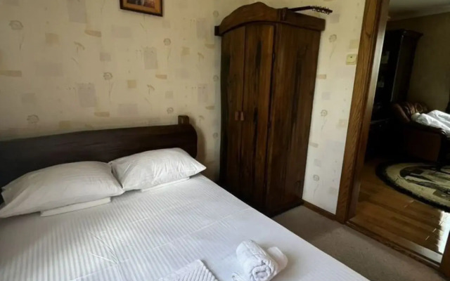 Na Ulitse Batayskoy 10a Private house