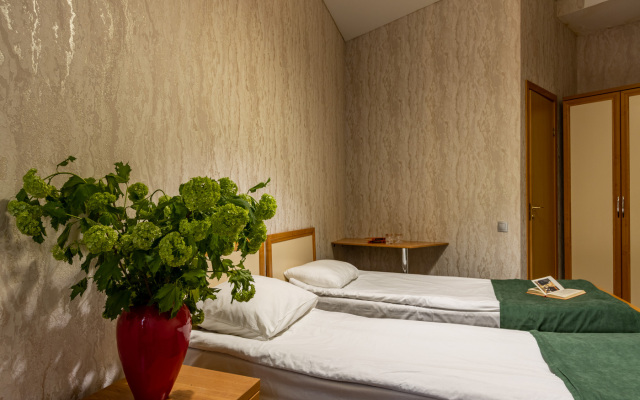 Nomera Na Ploschadi Vosstaniya Guest house