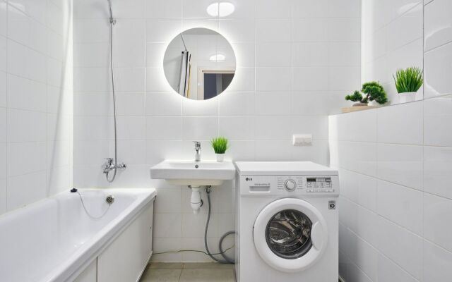 Na Novoserednevskom Prospekte 17/1 Apartments