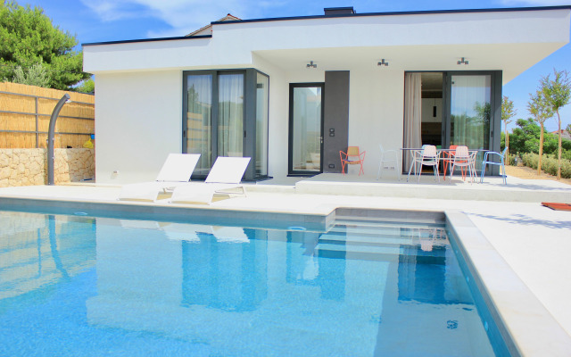 Вилла Sunny Garden