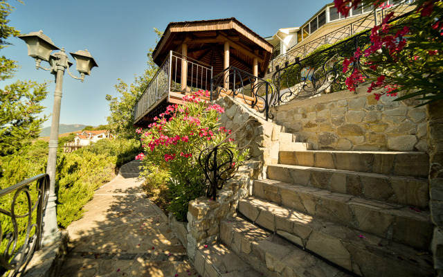 Solnechnyij Guest House