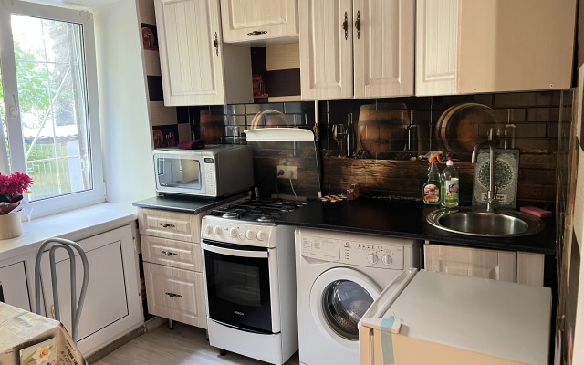 Na Druzhby 4 Apartments
