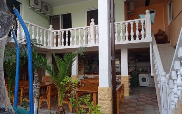 "San-Mariya" Guest House