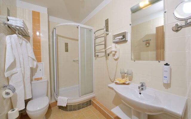 Cronwell Inn Stremyannaya Hotel