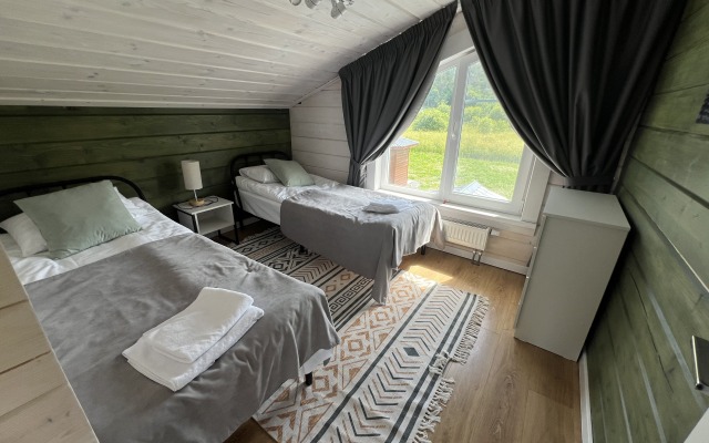 Polyarnaya Stantsiya Sinii Private House