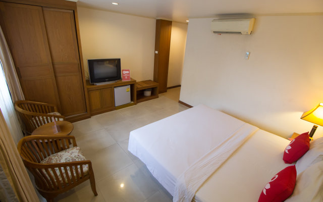 Отель ZEN Rooms Petchburi 11 Pratunam
