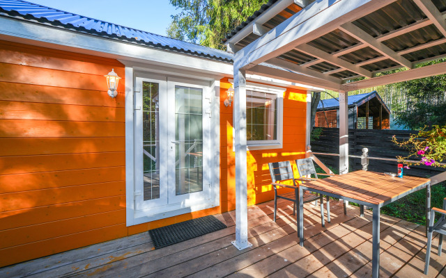 Шале Желтый домик в лесу на Живописной улице