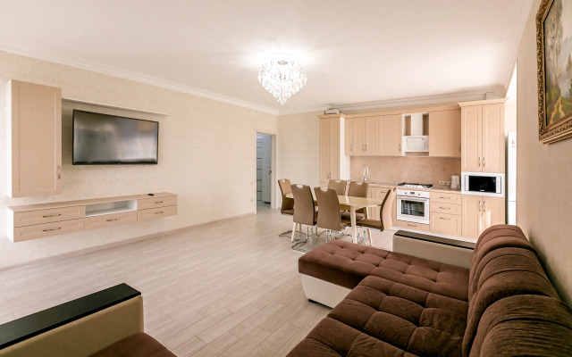 Апартаменты Лира от Ирины Савельевой + С красивым видом на Боргустанский хребет + У входа в верхний Курортный парк + Релакс 150%!