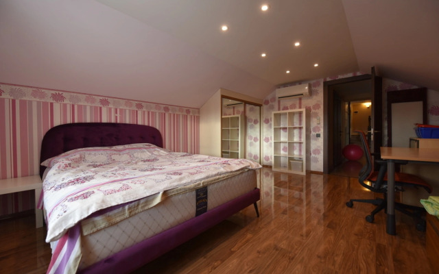 Частный дом Коттедж 3-х этажный