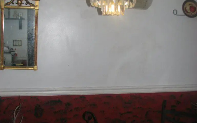 Bob Cinciruk Mini-Hotel