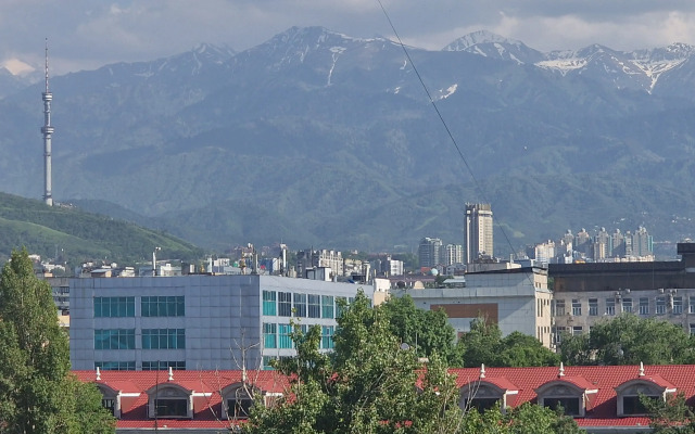Kvartira Zolotoy Kvadrat Dostyk