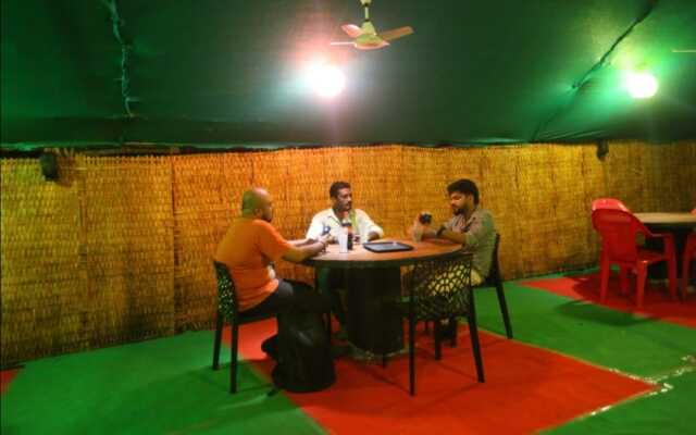 Le Apex Guest House