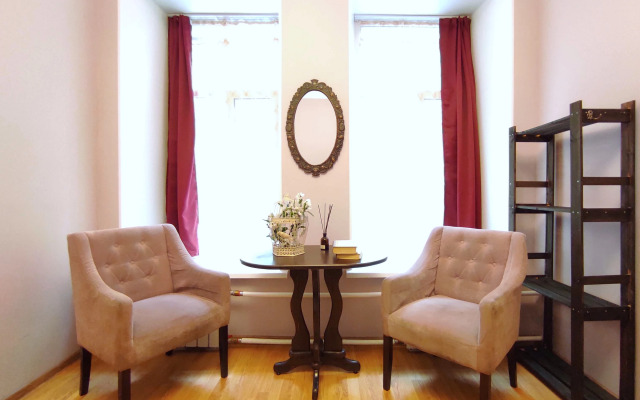 Квартира 4-комнатная в сердце Санкт-Петербурга