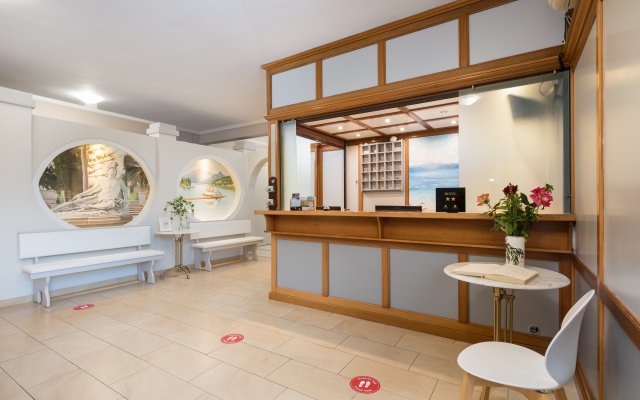 Bella Vista Beach Hotel And Studios- Corfu Benitses Hotel