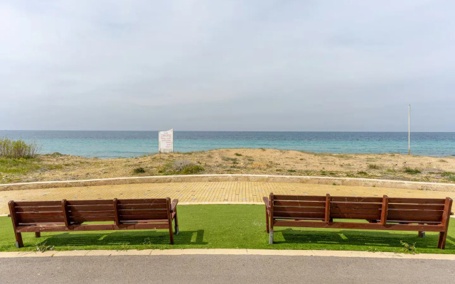 GW932 Gugel Waves Amazing Seaview Flat
