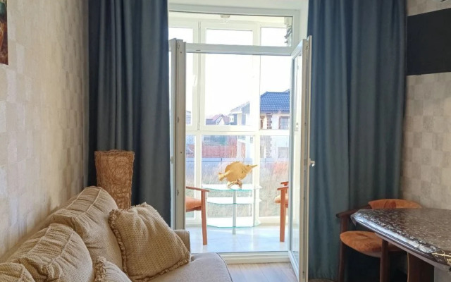 Uyutnaya kvartira u morya Flat