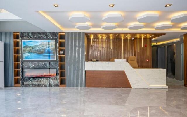 Luxury Airport Hotel by Zazzoni