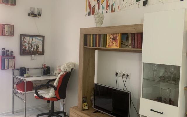 Na Ulitse Narodnogo Opolcheniya 9 Apartments
