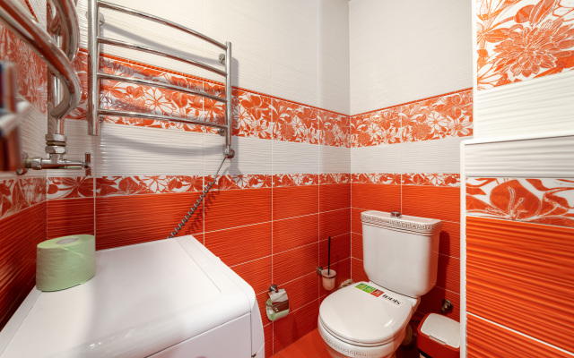 Prostornaya dlya gostey 6kh s kaminom i vidom na more Flat